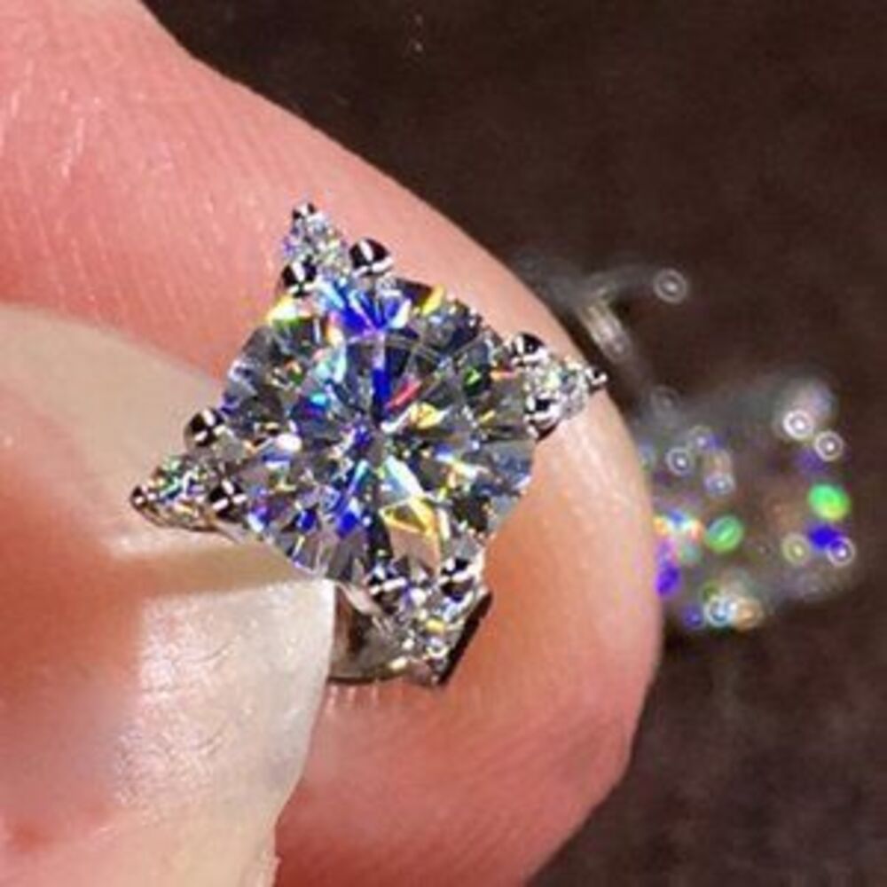 *NEW 18K 2.5 CT Solitaire Diamond Stud Earrings